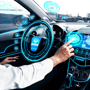 Fahrer bedient futuristisches Armaturenbrett in einem selbstfahrenden Auto