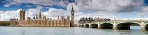 Le pont de Westminster et le palais de Westminster, siège du parlement britannique à Londres