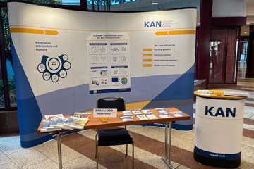 KAN-Messestand auf den Maschinenbautagen 2025. Klick öffnet die Seite #KANunterwegs auf den Maschinenbautagen in Köln 2025