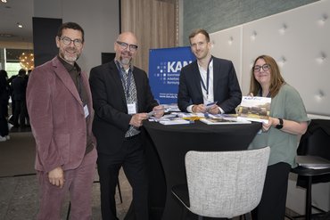 Fotoagentur Ruhr-Moers: Bettina Engel-Albustin. Klick öffnet die Seite KAN auf dem ifaa-Kolloquium in Düsseldorf