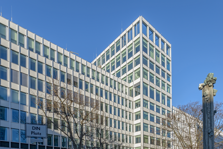 Grand bâtiment, siège du DIN à Berlin