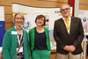 Am Messestand der KAN mit Staatssekretärin Dr. Christine Arbogast (Mitte)und Dr. Hans Linde (rechts), beide Sozialministerium NIedersachsen